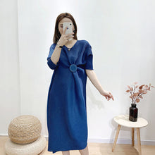 Load image into Gallery viewer, LANMREM 2020 new summer asymmetrical round neck waist high pullover pleated loose size dress girl&#39;s vestido large sizes 2A001
